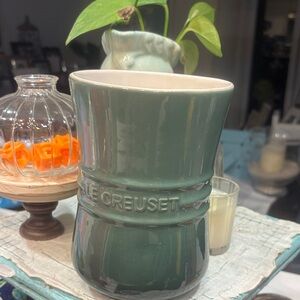 Le Creuset green utensil crock